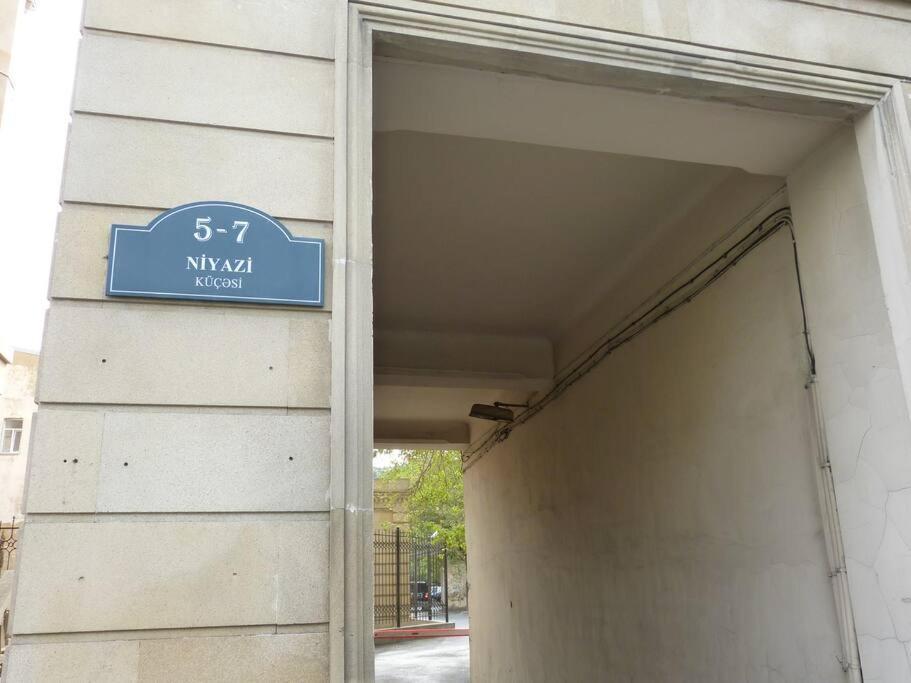 Live-Inn Stunning Apartment On Azneft Sq With President Palace & Old City Views Baku Exterior foto