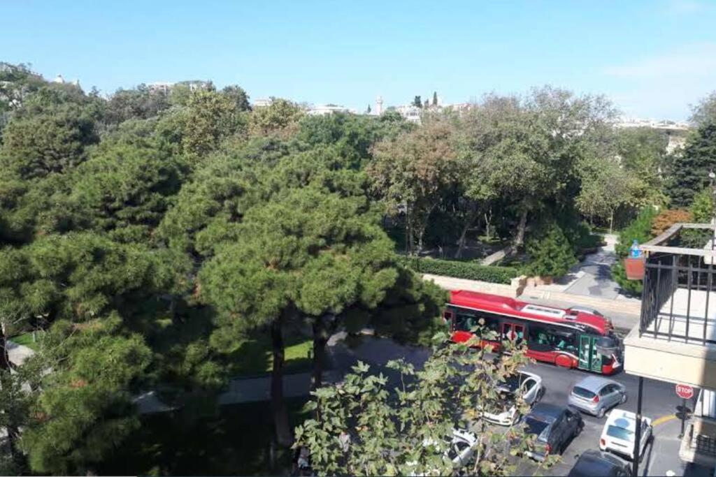 Live-Inn Stunning Apartment On Azneft Sq With President Palace & Old City Views Baku Exterior foto